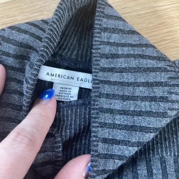 AMERICAN eagle M crop top - Picture 2 of 2